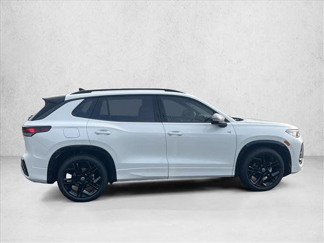 New 2026 Volkswagen Tiguan SE R-Line image 4