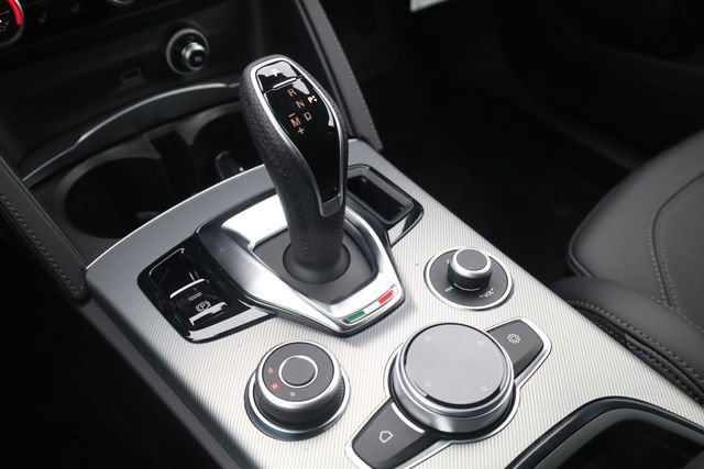 New 2025 Alfa Romeo Stelvio Sprint AWD/4WD image 19