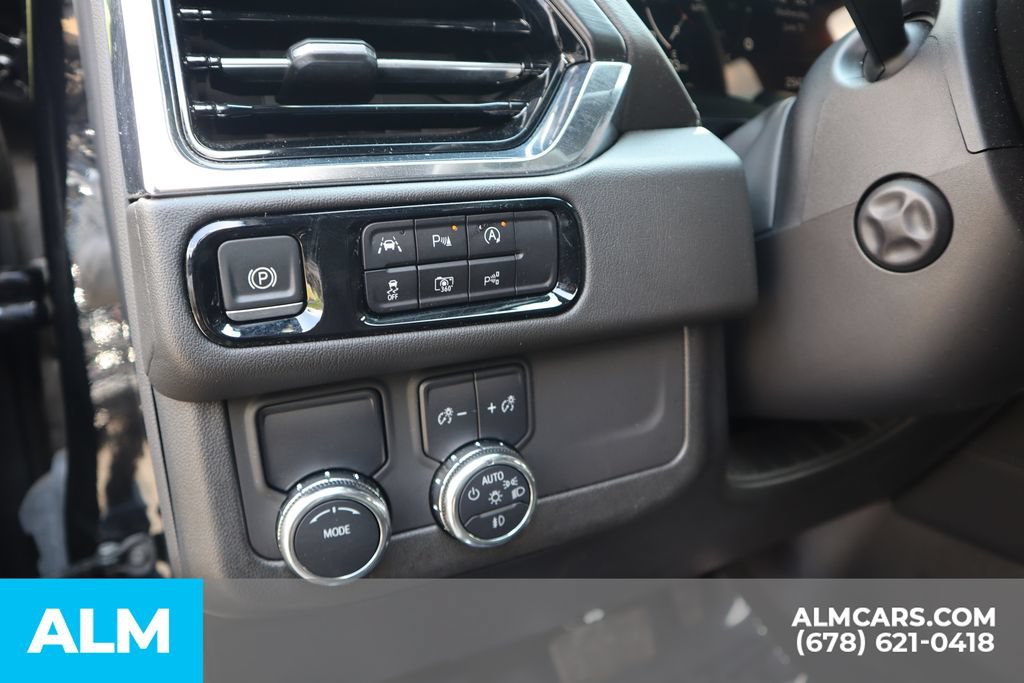 Used 2025 GMC Yukon Denali RWD image 12