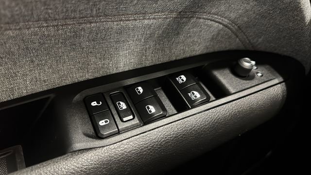 Used 2024 Jeep Compass Latitude image 38