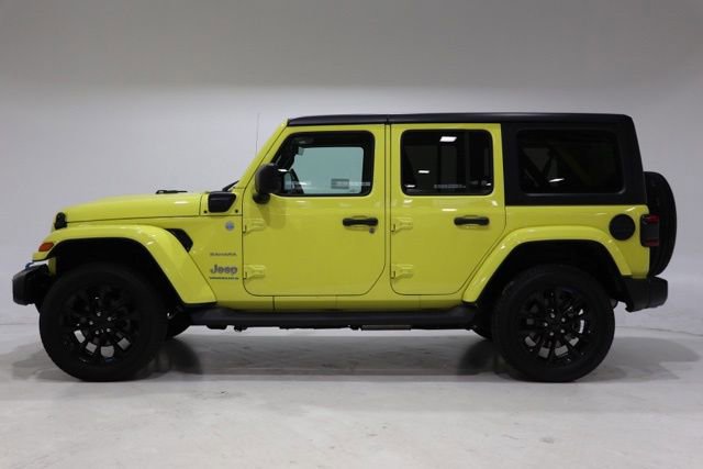 Used 2023 Jeep Wrangler Unlimited Sahara w/ Cold Weather Group AWD/4WD image 4