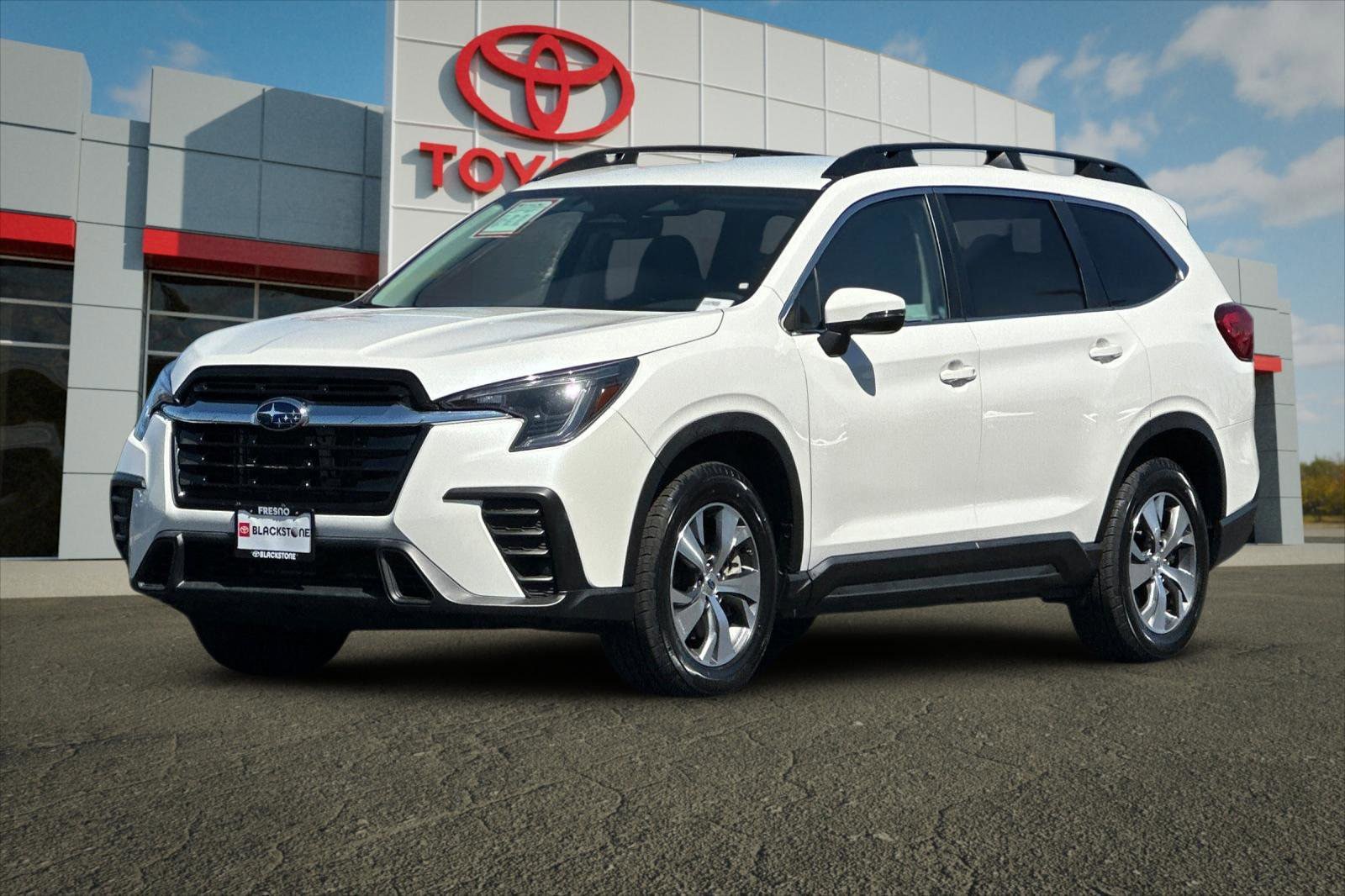 Used 2023 Subaru Ascent Premium w/ Convenience Package AWD/4WD image 7