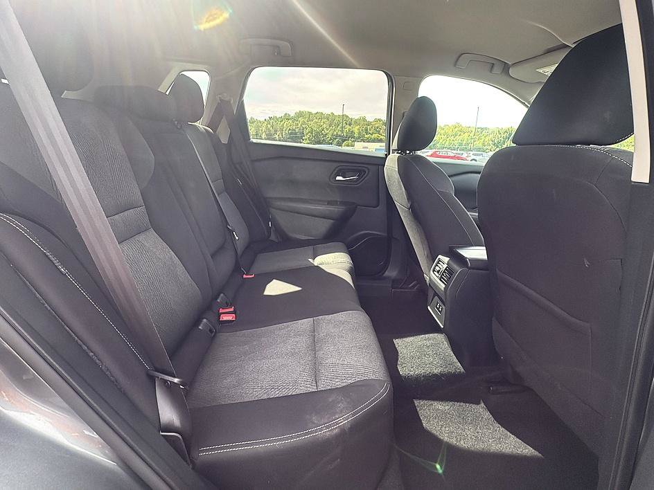 Certified 2025 Nissan Rogue SV AWD/4WD image 23
