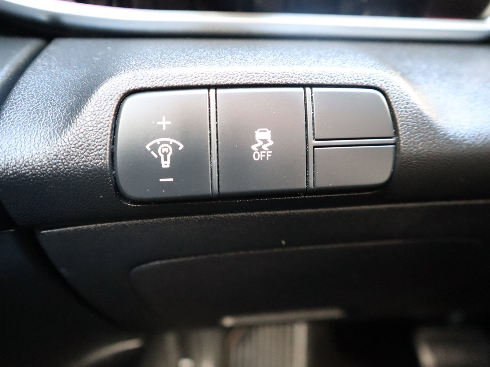 Used 2024 Hyundai Elantra SEL FWD image 32