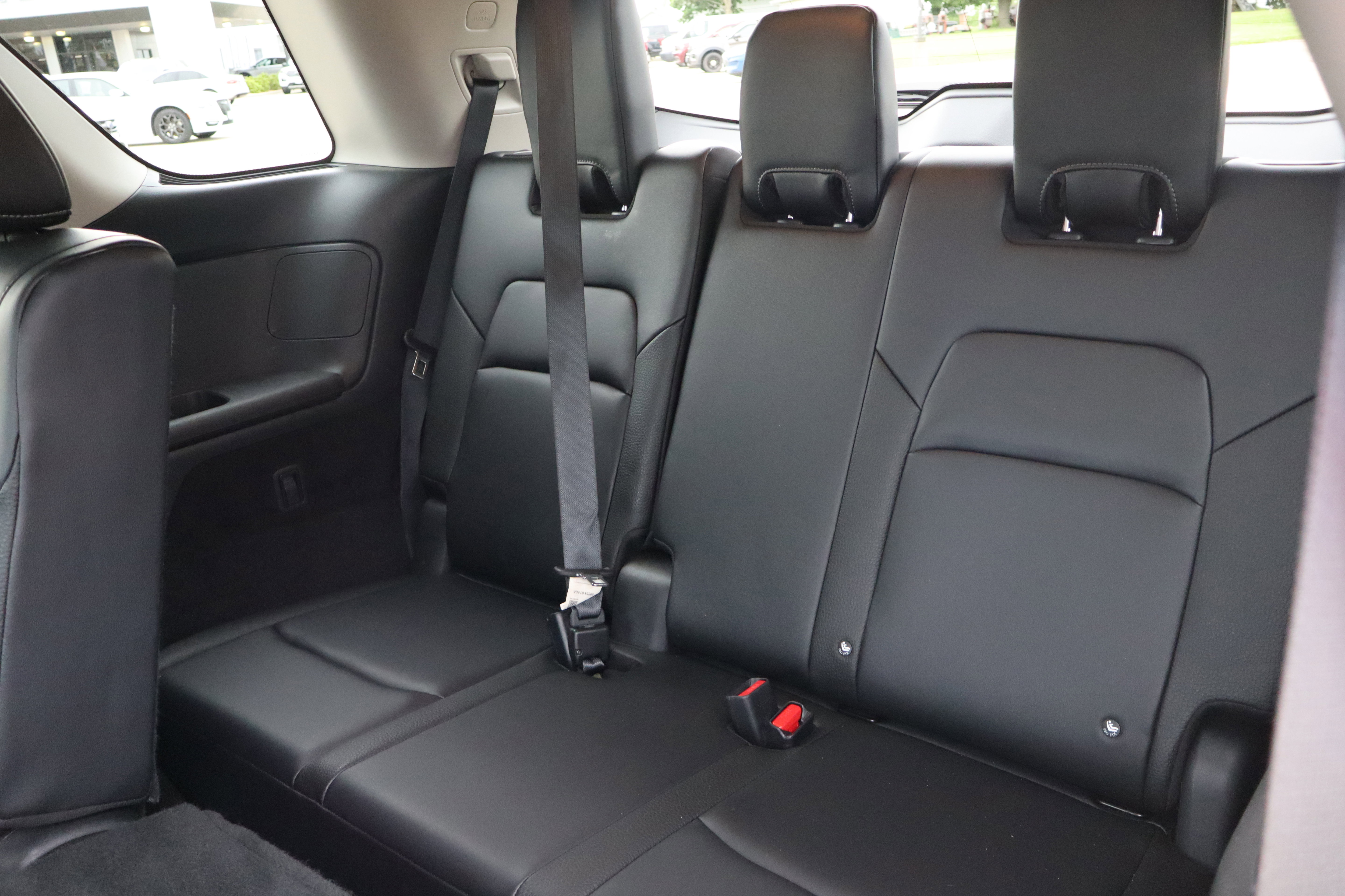 Used 2023 Nissan Pathfinder SL AWD/4WD image 12