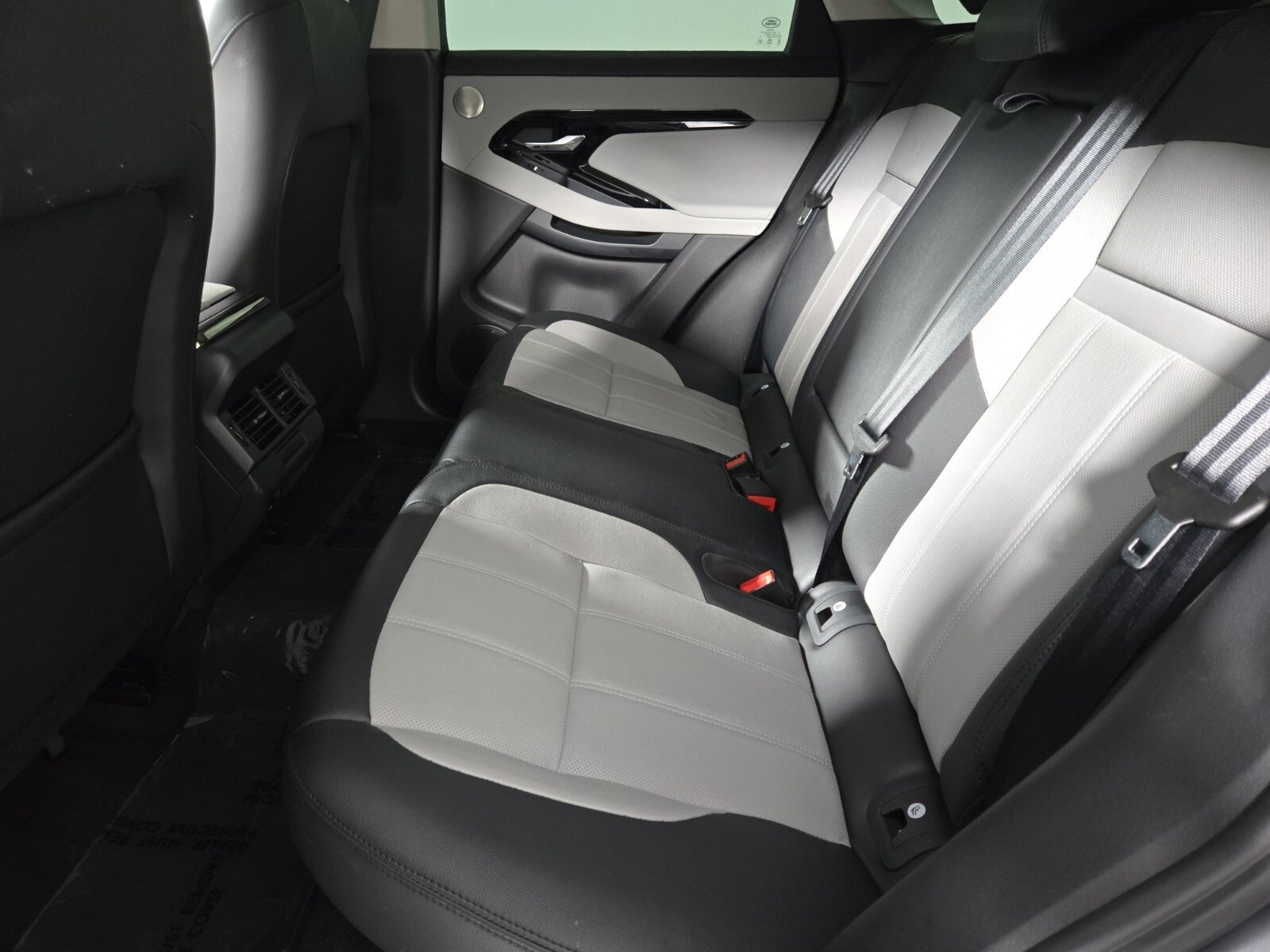 Used 2024 Land Rover Range Rover Evoque Dynamic SE image 5