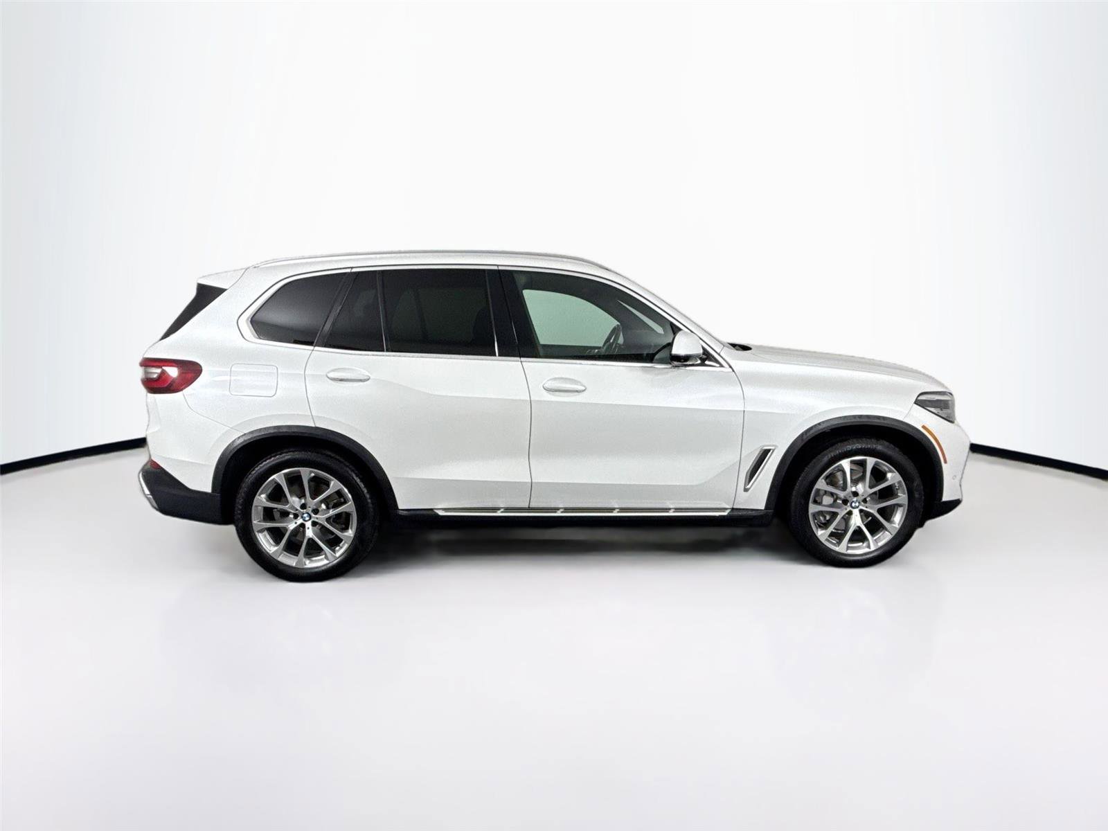 Used 2023 BMW X5 sDrive40i w/ Premium Package image 5