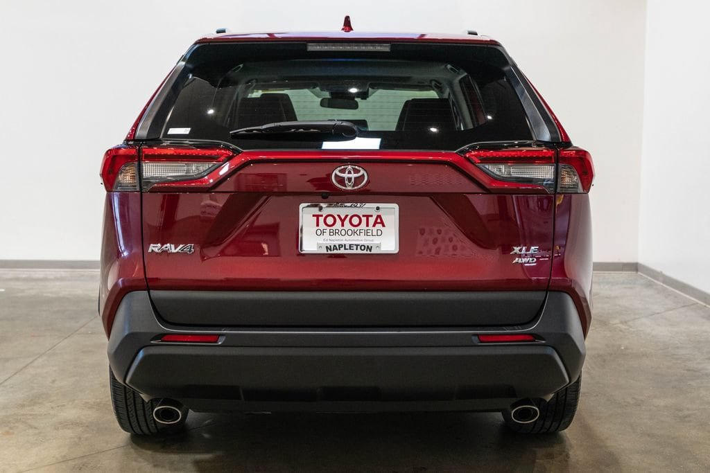 Used 2023 Toyota RAV4 XLE Premium AWD/4WD image 8
