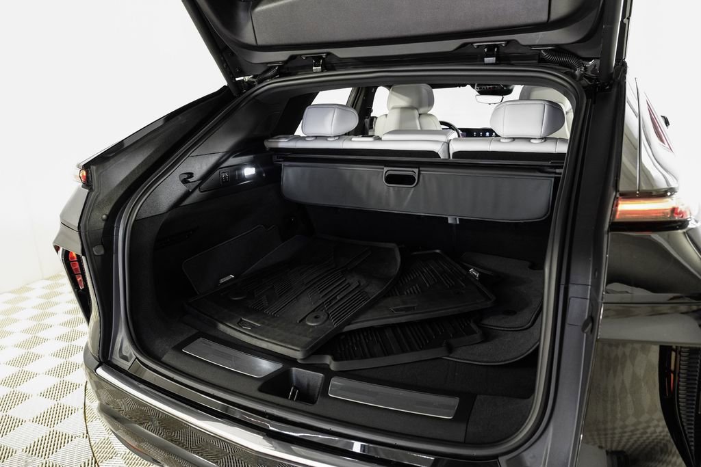 Used 2023 Cadillac Lyriq 2WD image 53