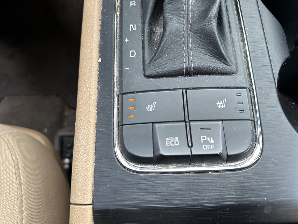 Used 2016 Kia Sedona LX w/ LX Convenience Package image 5