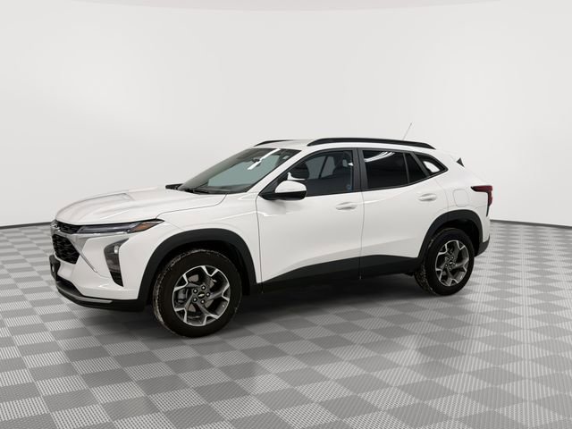 Used 2025 Chevrolet Trax LT w/ LT Convenience Package image 5