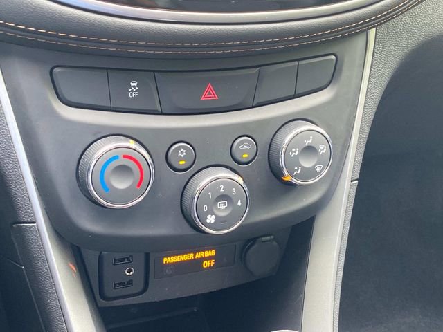 Used 2022 Chevrolet Trax LT w/ LT Convenience Package FWD image 25