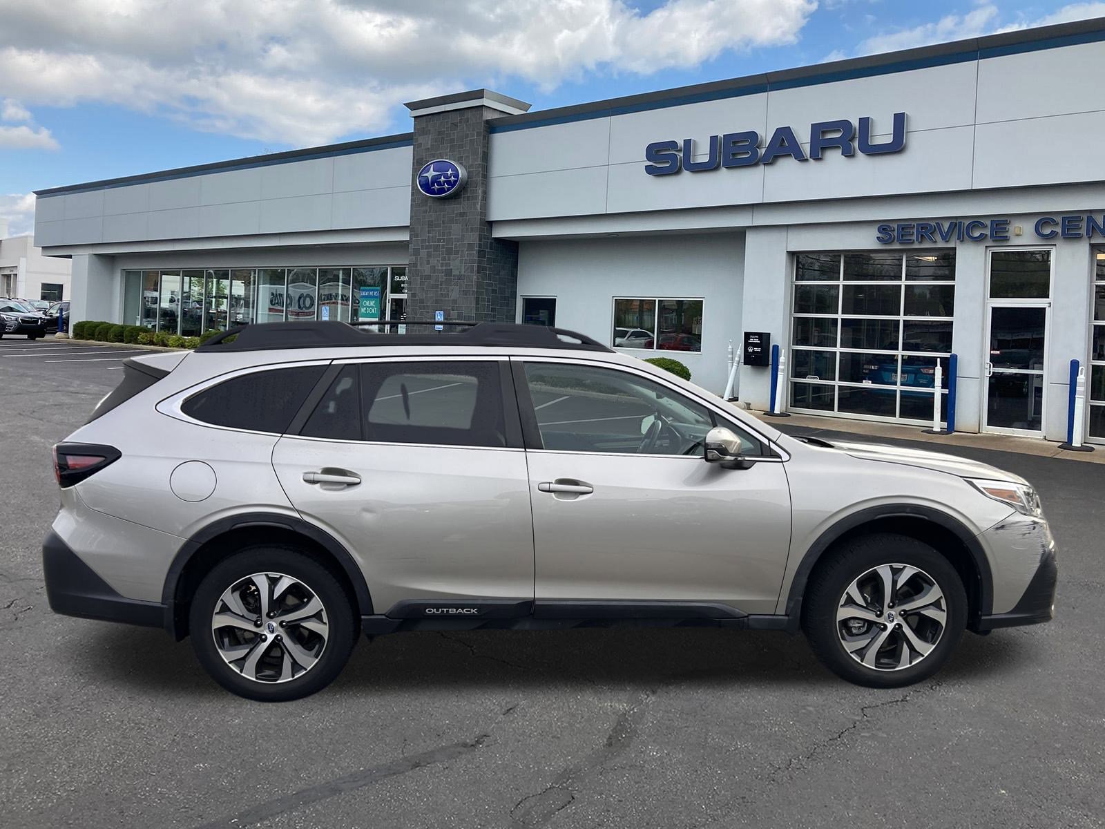 Used 2020 Subaru Outback Limited image 8