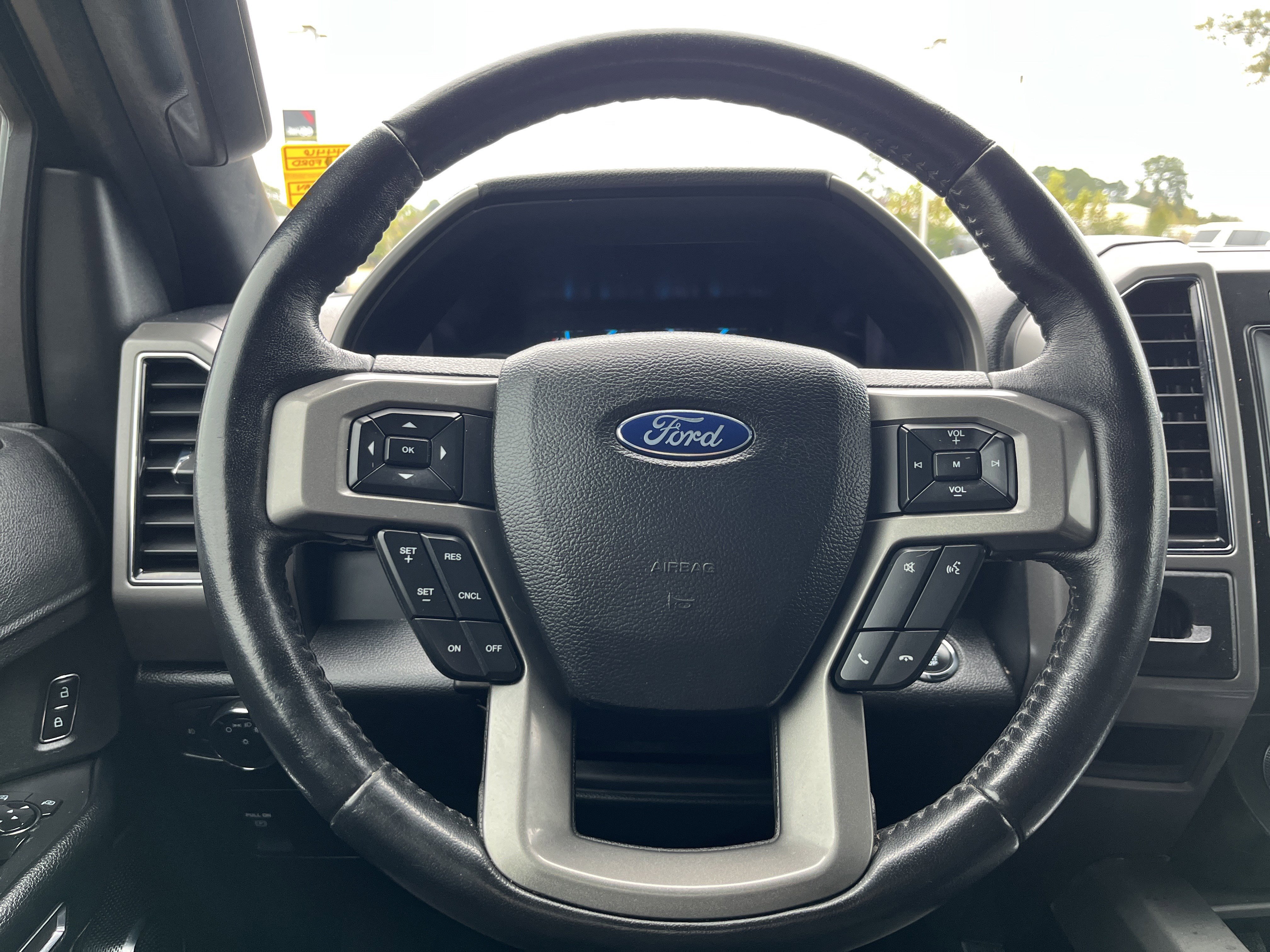 Used 2021 Ford Expedition XLT image 7