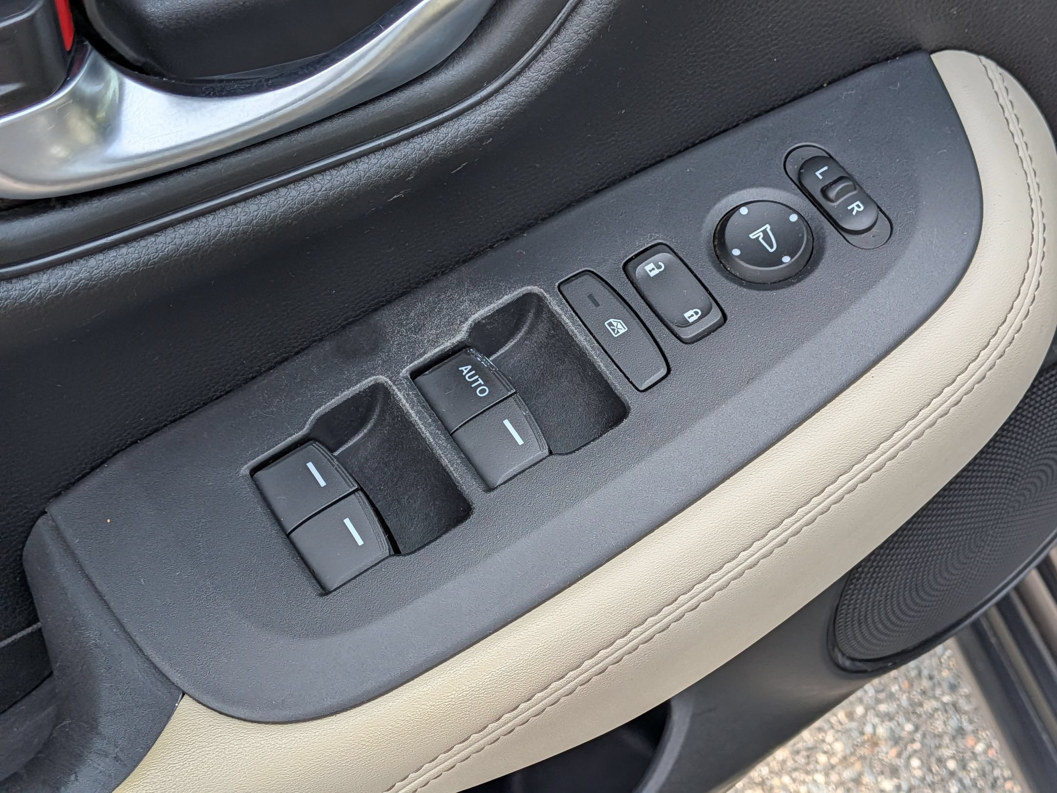 Used 2024 Honda HR-V LX image 13