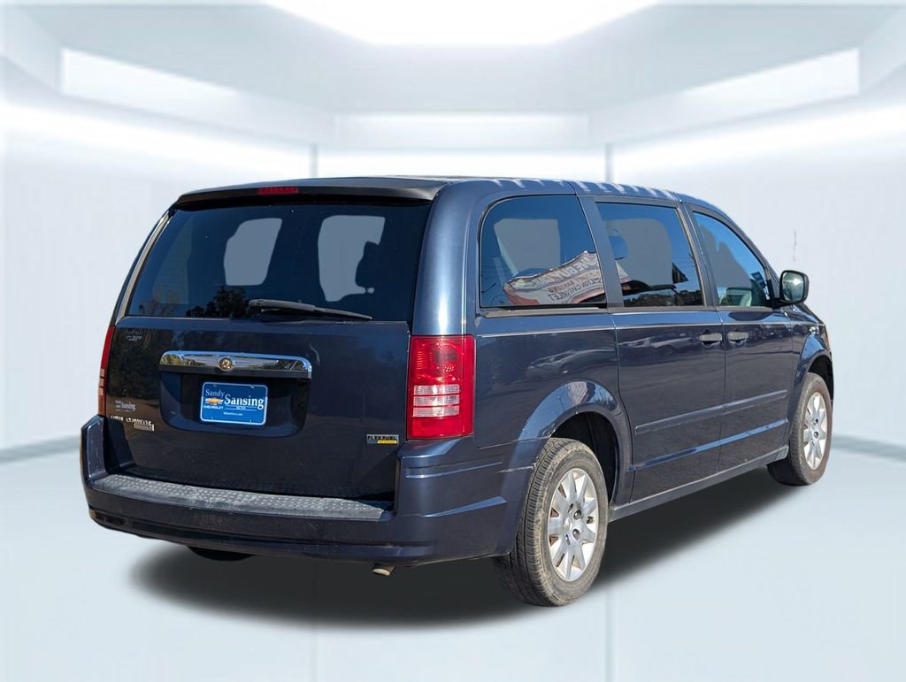 Used 2008 Chrysler Town & Country LX image 6