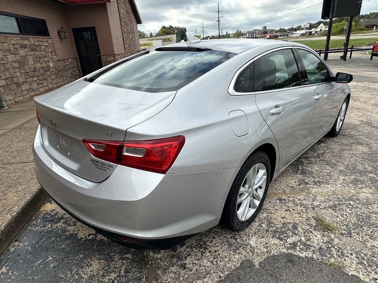 Used 2018 Chevrolet Malibu LT FWD image 8
