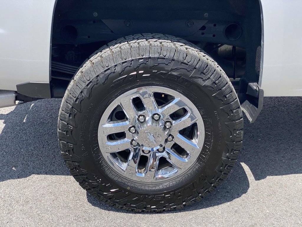 Used 2018 Chevrolet Silverado 2500 LT AWD/4WD image 42