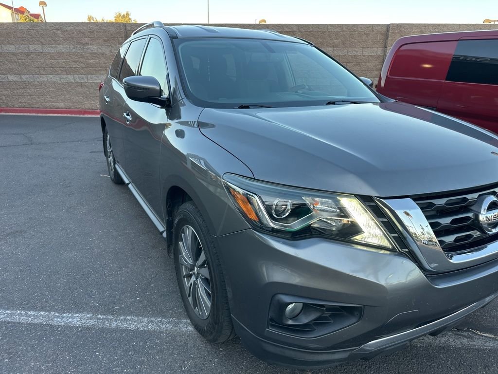 Used 2020 Nissan Pathfinder SV FWD image 3