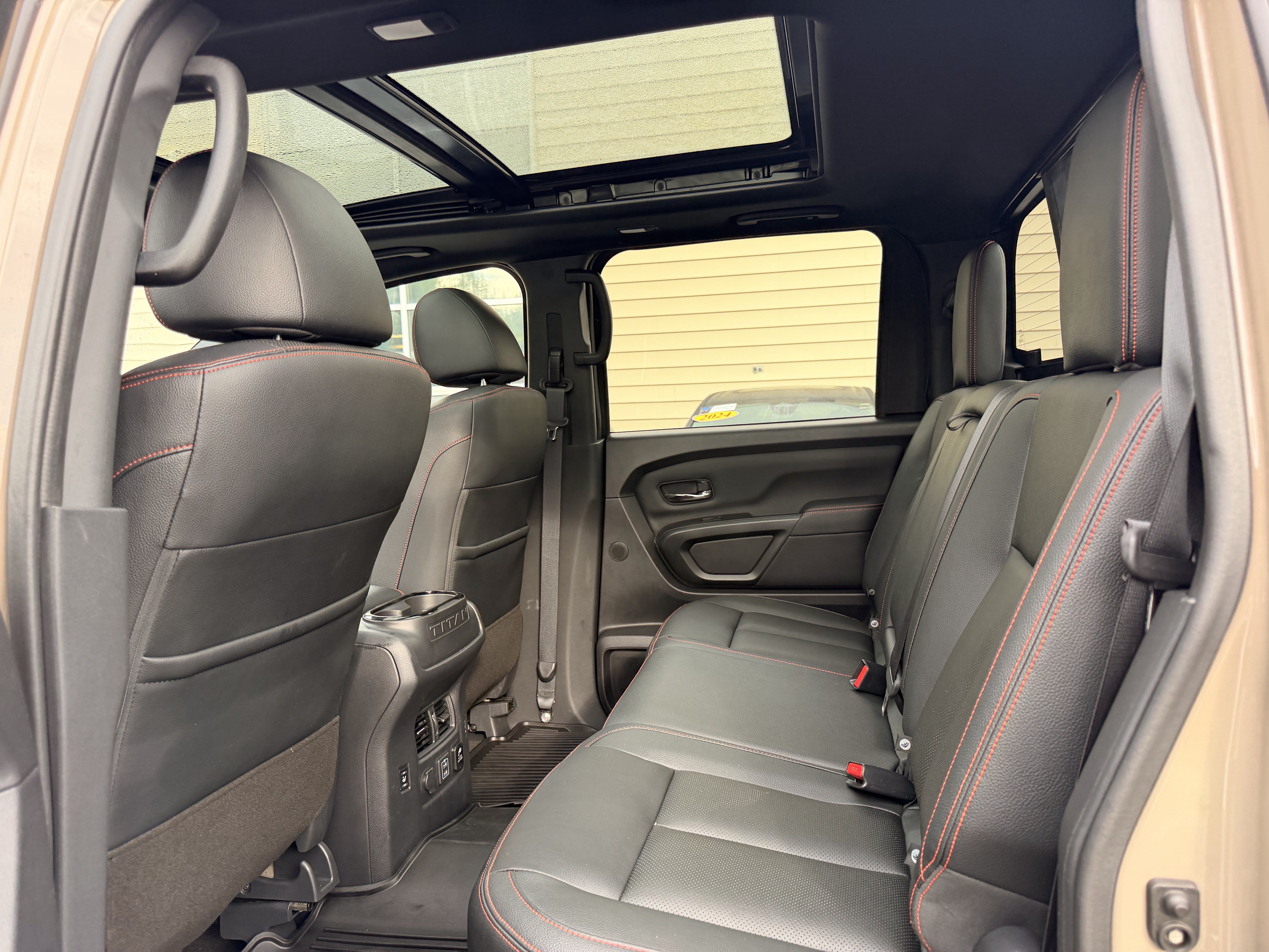 Used 2023 Nissan Titan PRO-4X w/ Pro-4x Convenience Package AWD/4WD image 27