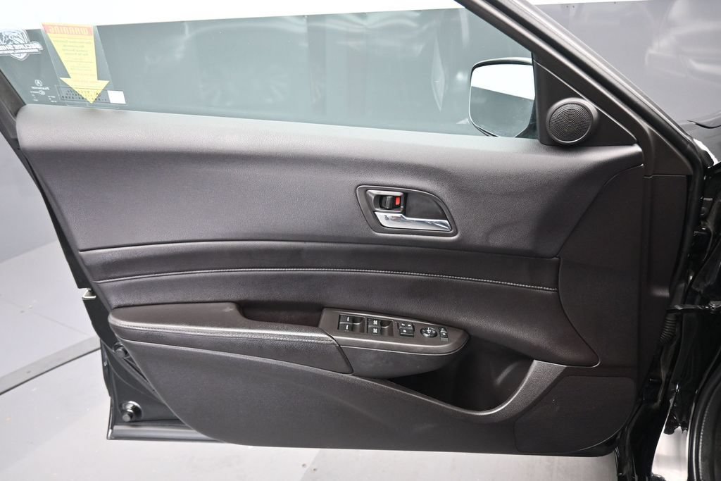 Used 2018 Acura ILX FWD image 9