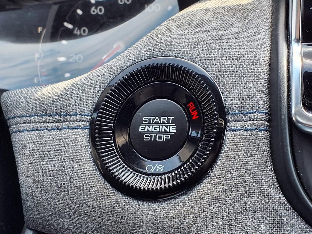 Used 2024 Jeep Compass Latitude image 27