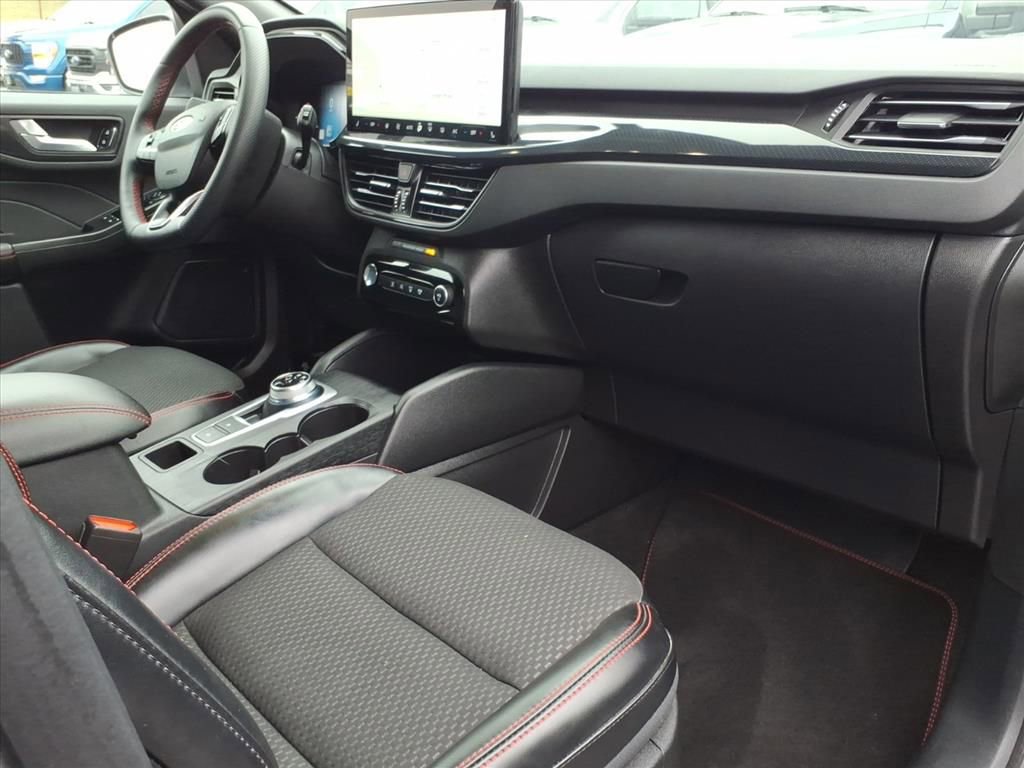 Certified 2023 Ford Escape ST-Line w/ Tech Pack #1 AWD/4WD image 7