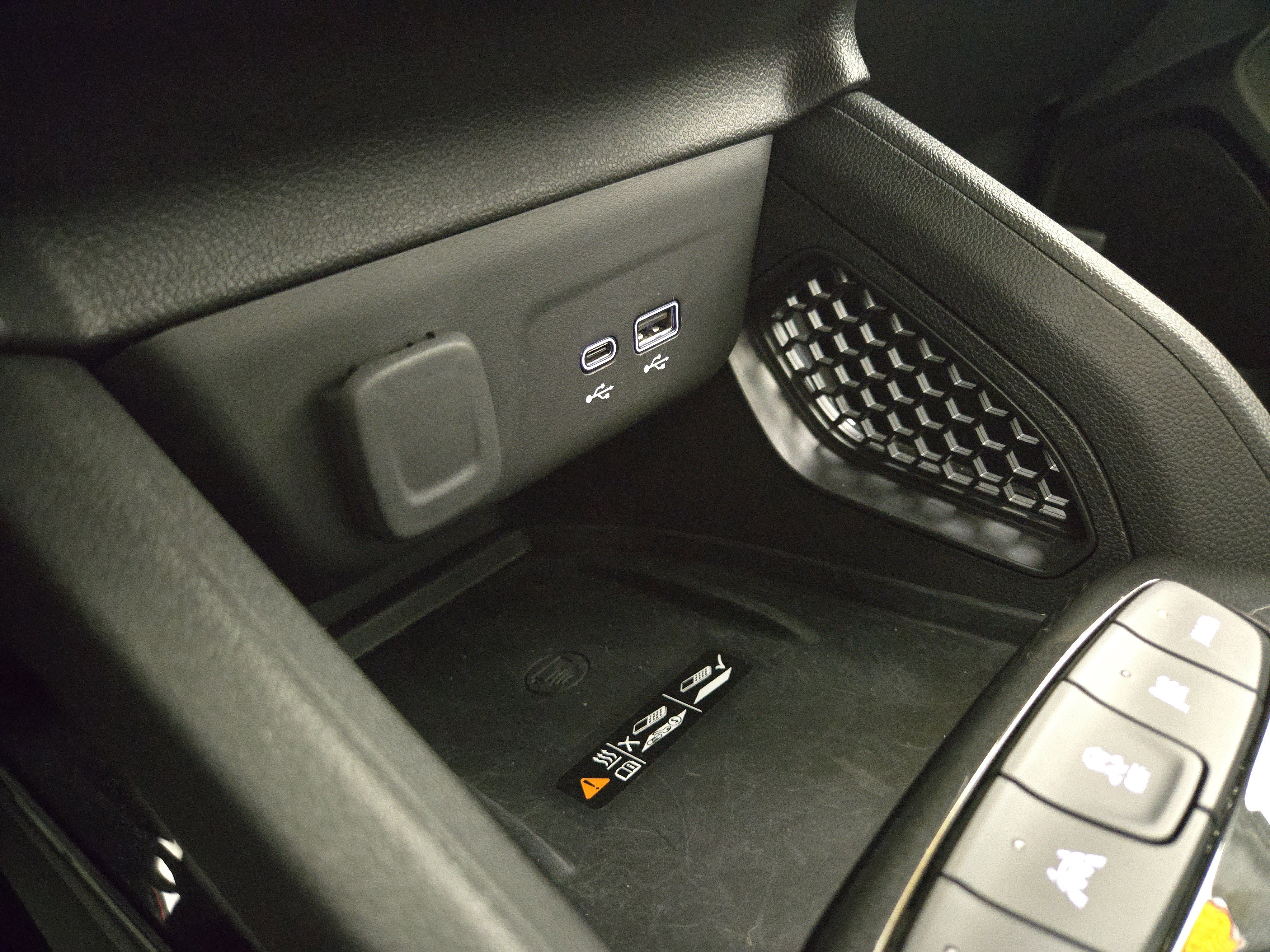 Certified 2025 Chevrolet TrailBlazer RS w/ Convenience Package image 27