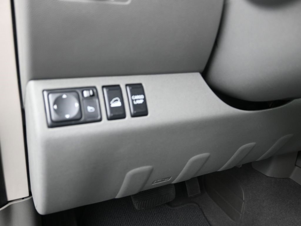 Used 2019 Nissan Frontier SV image 11