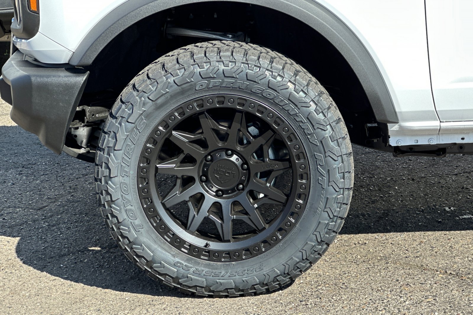 Used 2025 Ford Bronco 4-Door AWD/4WD image 25
