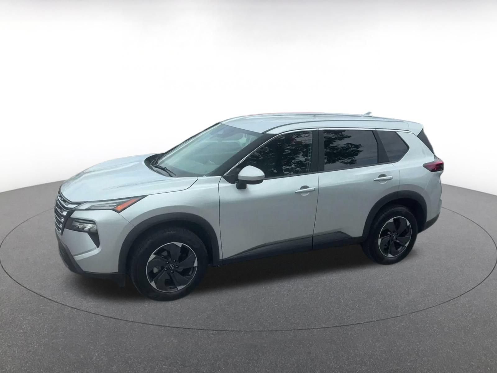 Used 2025 Nissan Rogue SV AWD/4WD image 7
