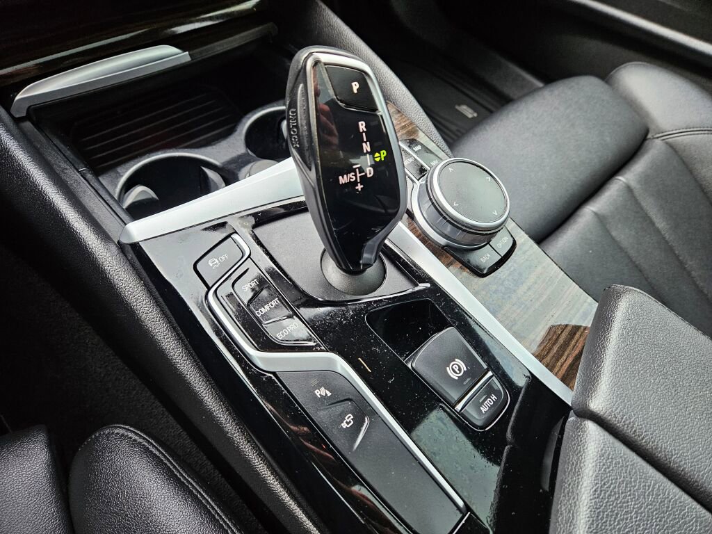 Used 2020 BMW 530i xDrive w/ Convenience Package image 23