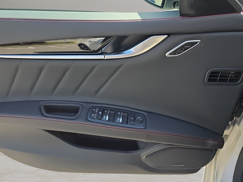 New 2024 Maserati Ghibli Modena Ultima Q4 AWD/4WD image 17