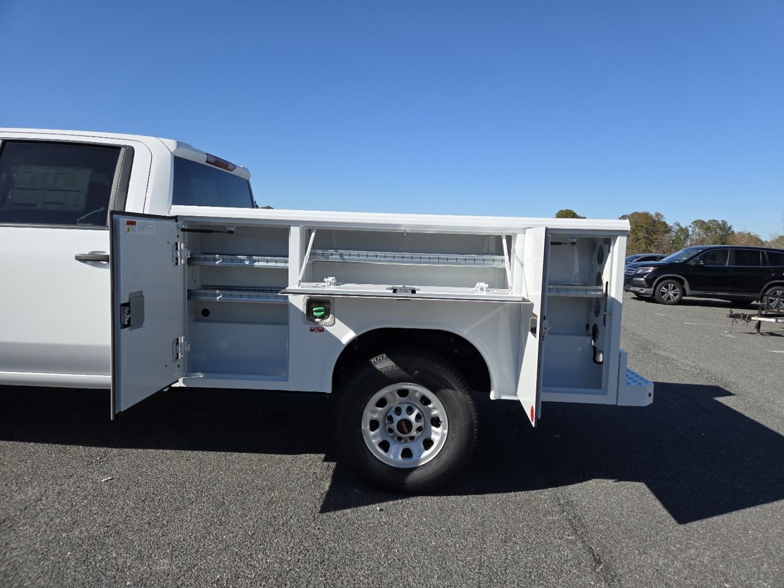 New 2026 GMC Sierra 3500 Pro w/ Convenience Package image 28
