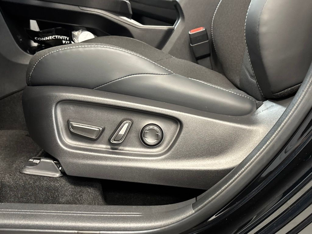 New 2026 Toyota C-HR AWD/4WD image 10