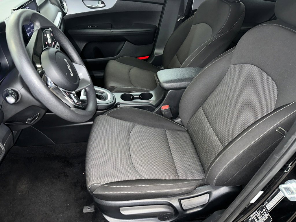 Used 2024 Kia Forte LXS image 5