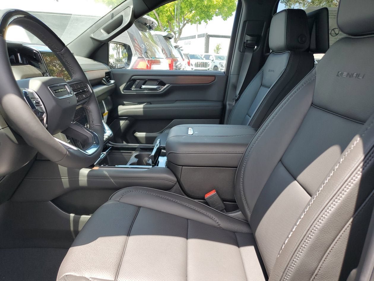 New 2026 GMC Yukon XL Denali w/ Denali Reserve Package AWD/4WD image 19