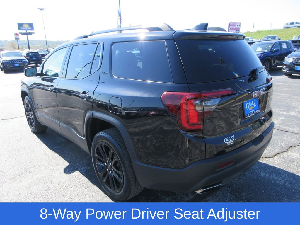 Used 2023 GMC Acadia SLE w/ Driver Convenience Package image 3