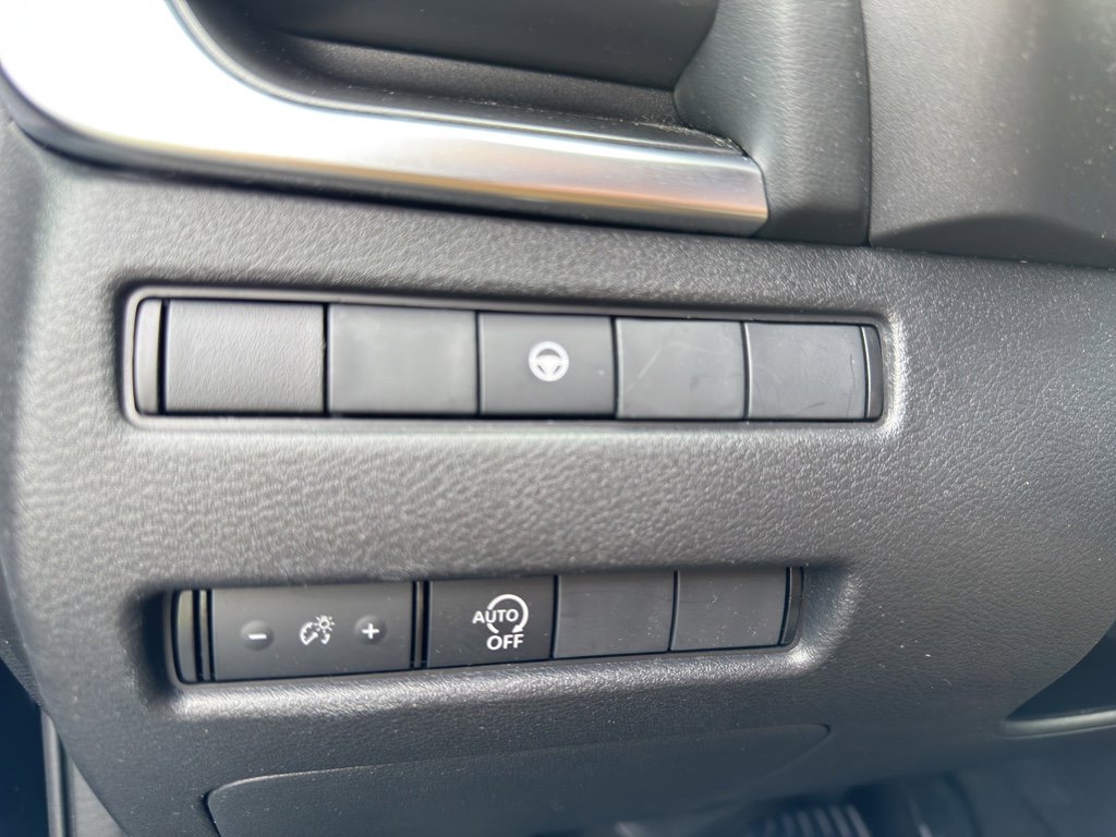 Used 2023 Nissan Rogue SV AWD/4WD image 26