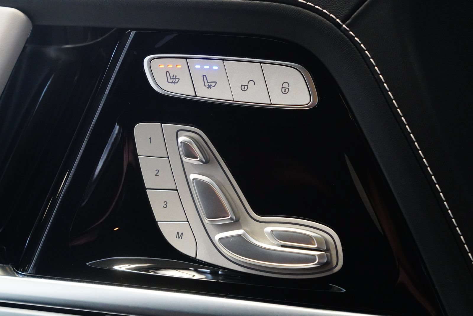 Certified 2025 Mercedes-Benz G 63 AMG 4MATIC image 31