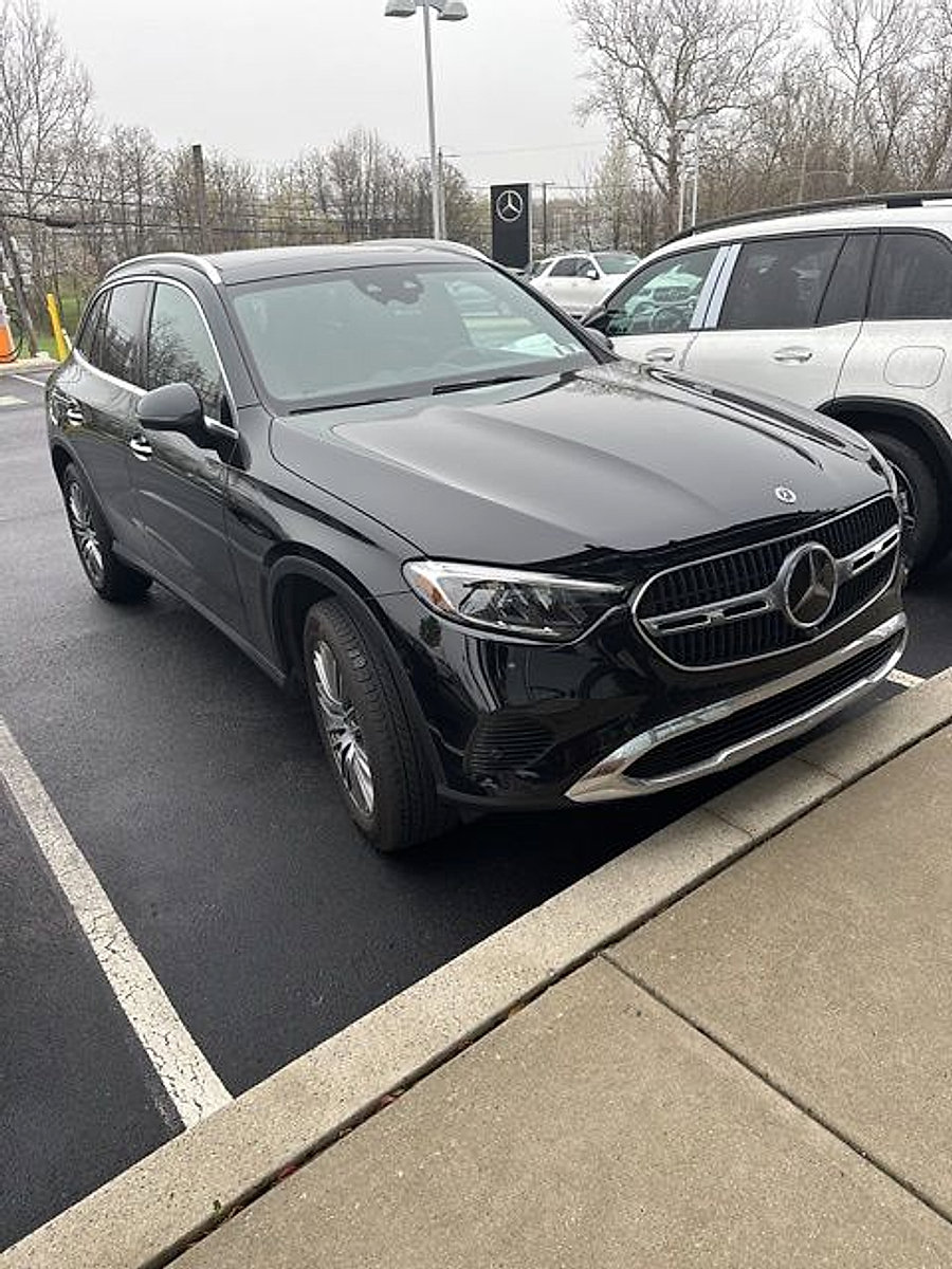 Certified 2025 Mercedes-Benz GLC 300 4MATIC image 2