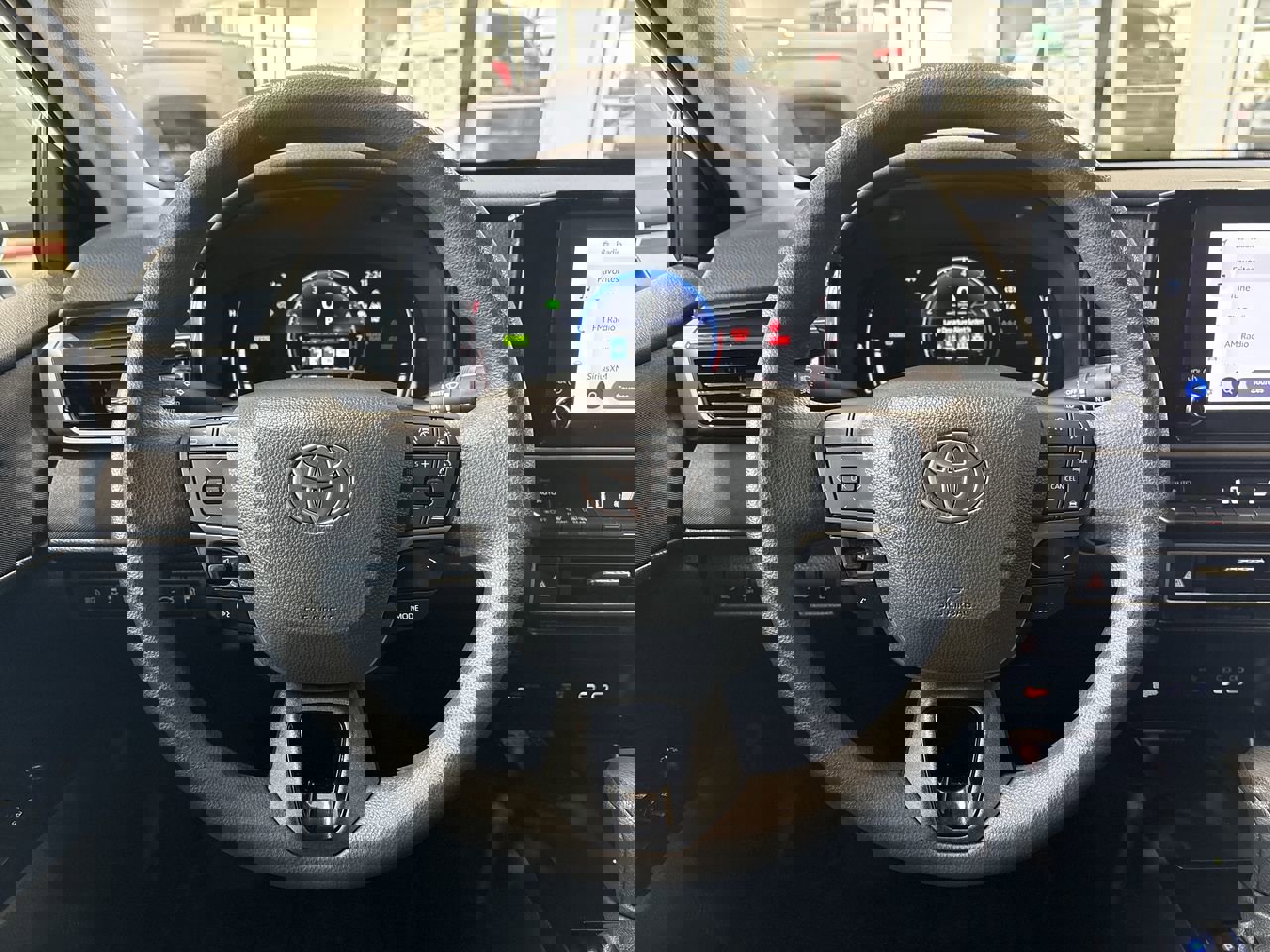 Used 2025 Toyota Camry LE image 14