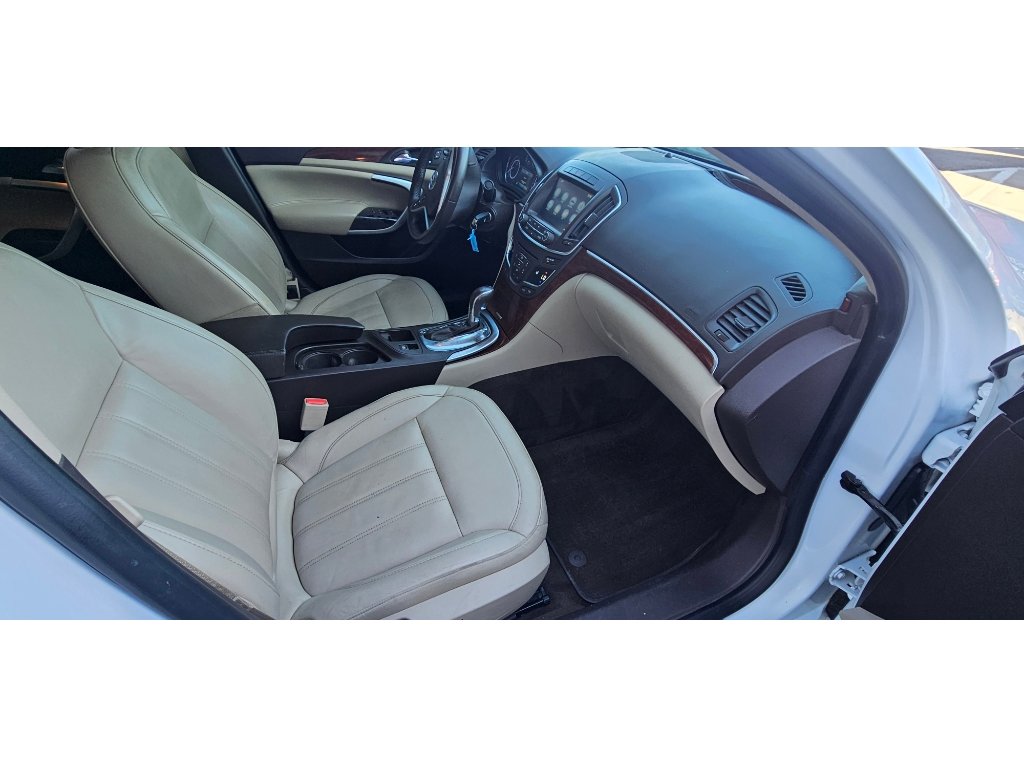 Used 2017 Buick Regal AWD image 10