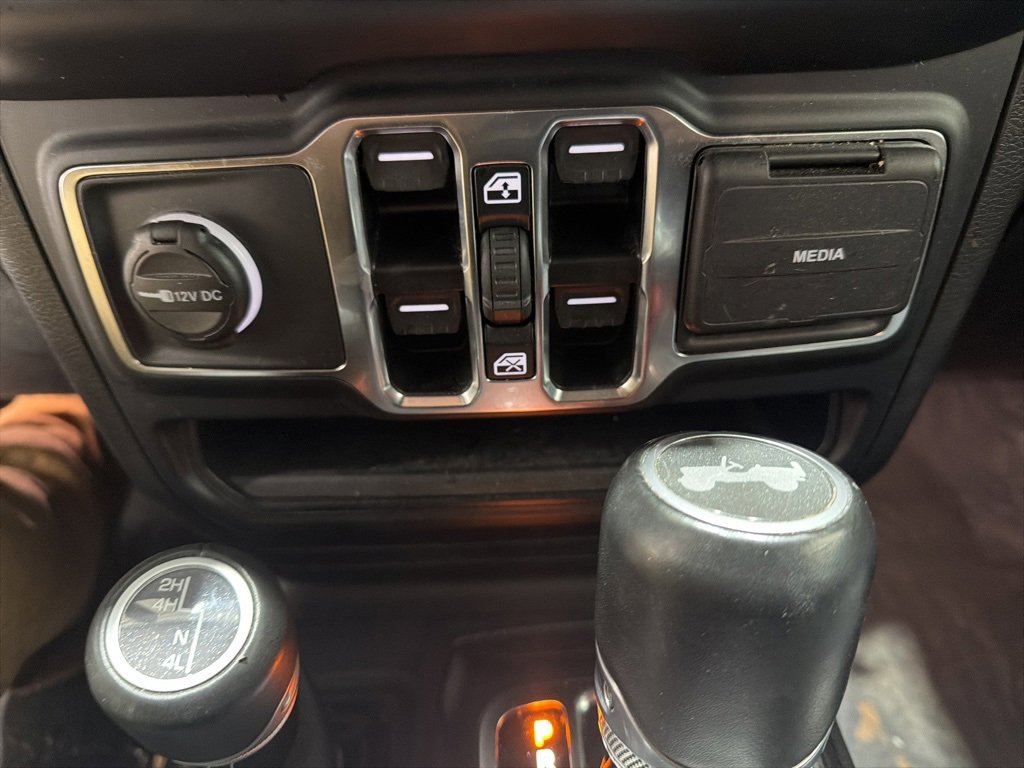 Used 2021 Jeep Wrangler Unlimited Sahara image 31