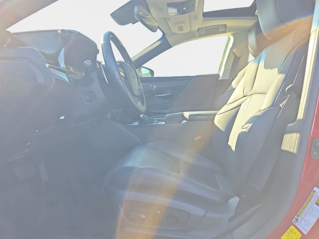 Used 2021 Lexus ES 300h w/ Accessory Package image 12