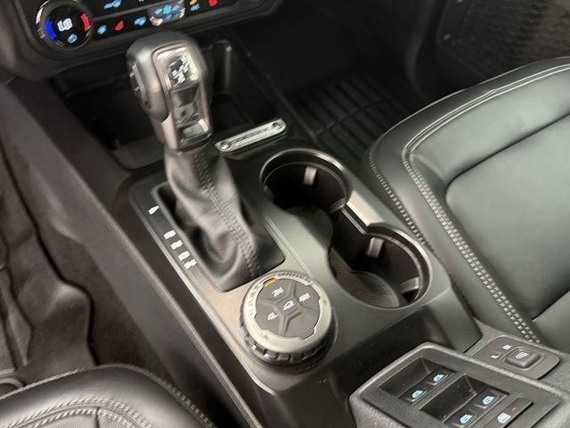 Used 2025 Ford Bronco Outer Banks image 6