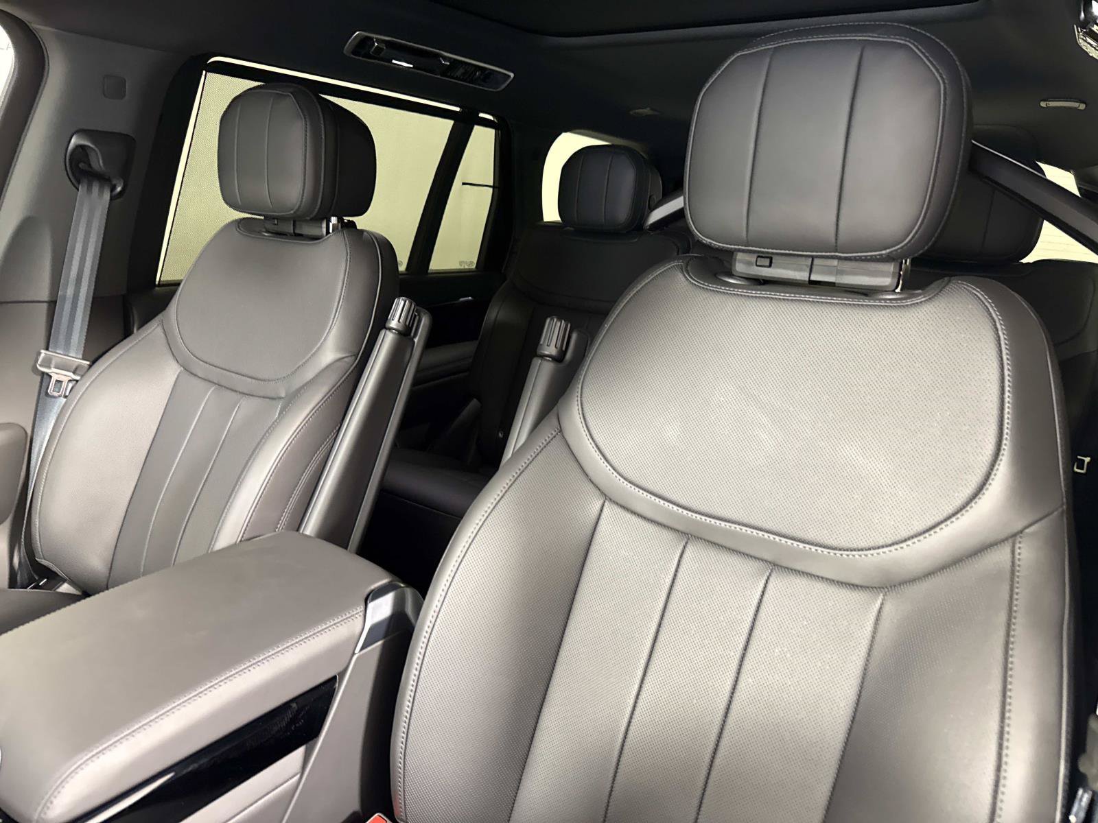New 2026 Land Rover Range Rover Long Wheelbase SE AWD/4WD image 20
