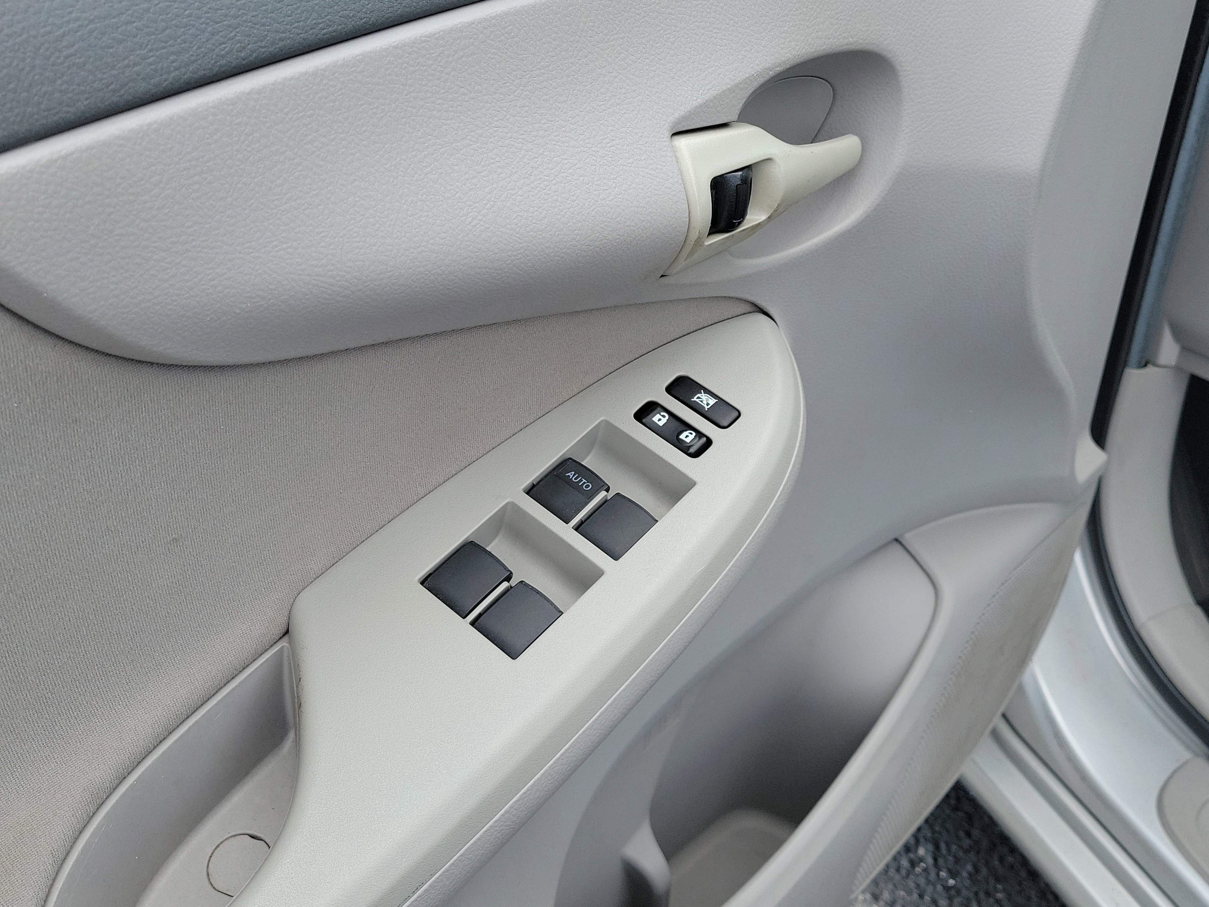 Used 2009 Toyota Corolla LE FWD image 20