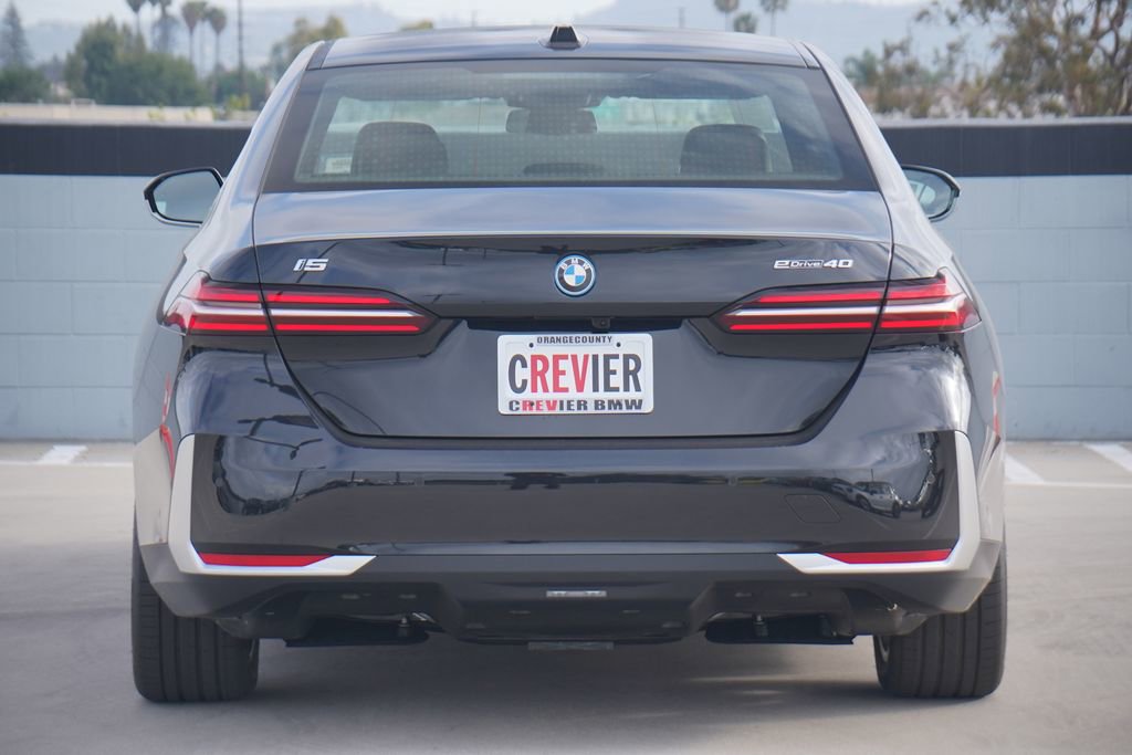 New 2026 BMW i5 eDrive40 w/ Premium Package image 6