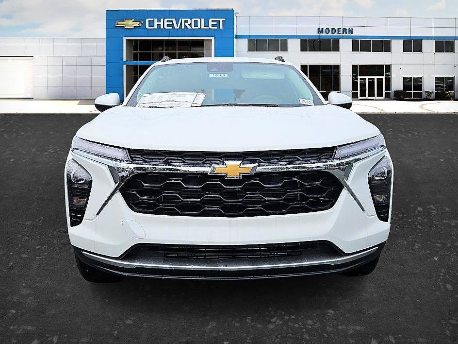 Used 2026 Chevrolet Trax LT FWD image 7
